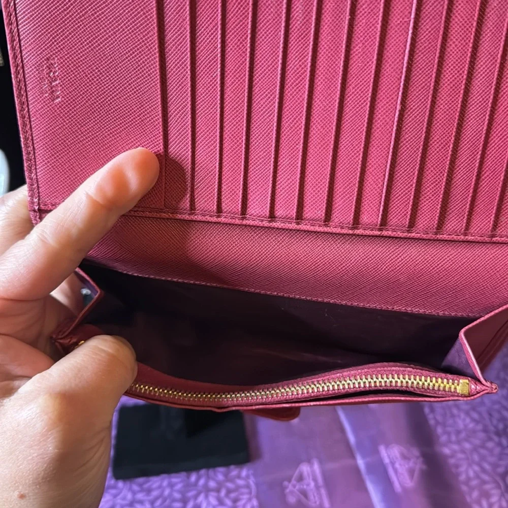 Prada leather wallet - Picture 4 of 5
